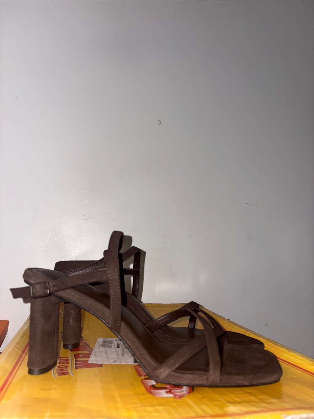 Women's Brown Banana Republic Strappy Block Heel Sandals size 9